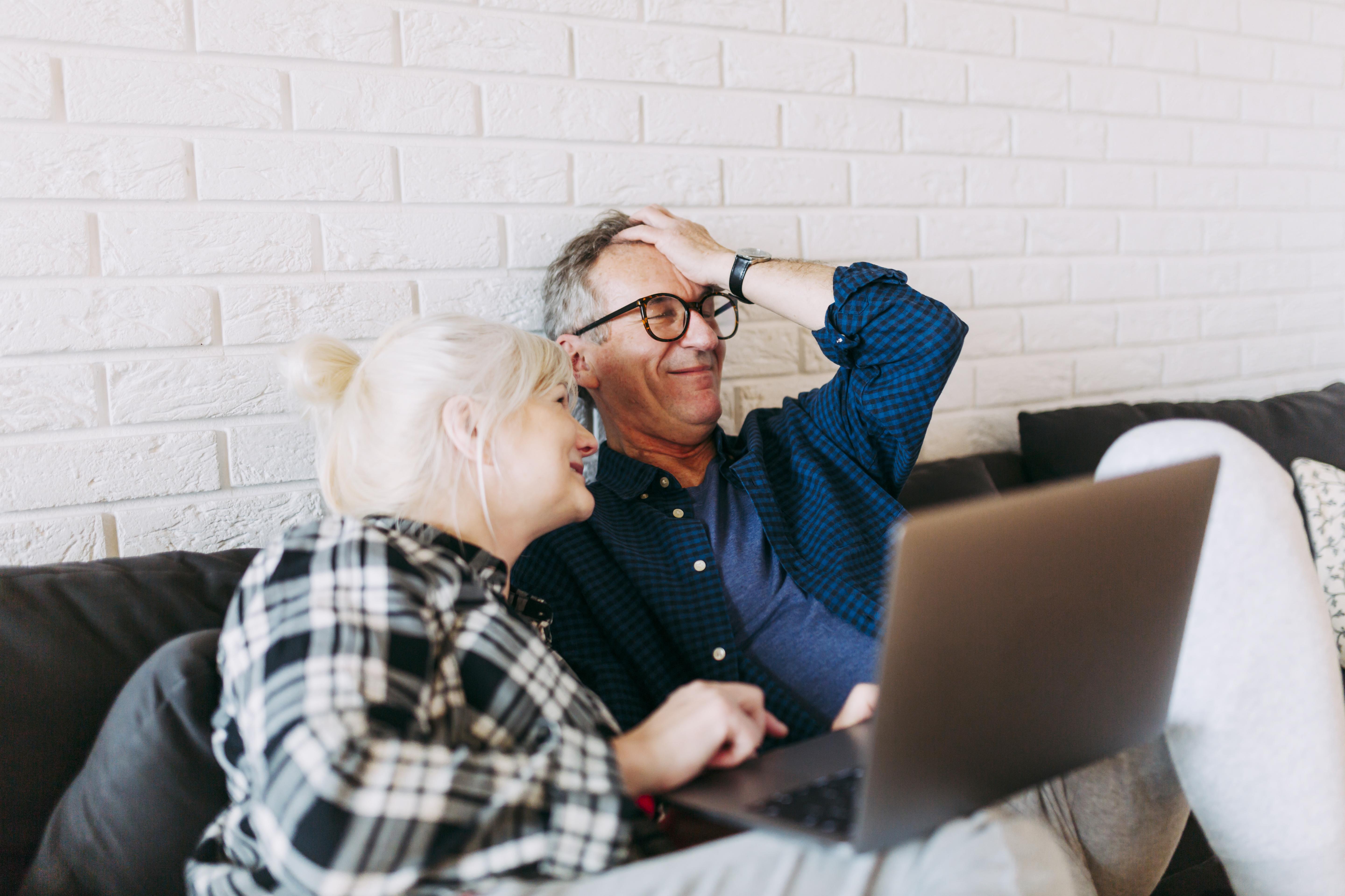 Couple Dsicovering the power of Social Security Benefit Start Analysis 